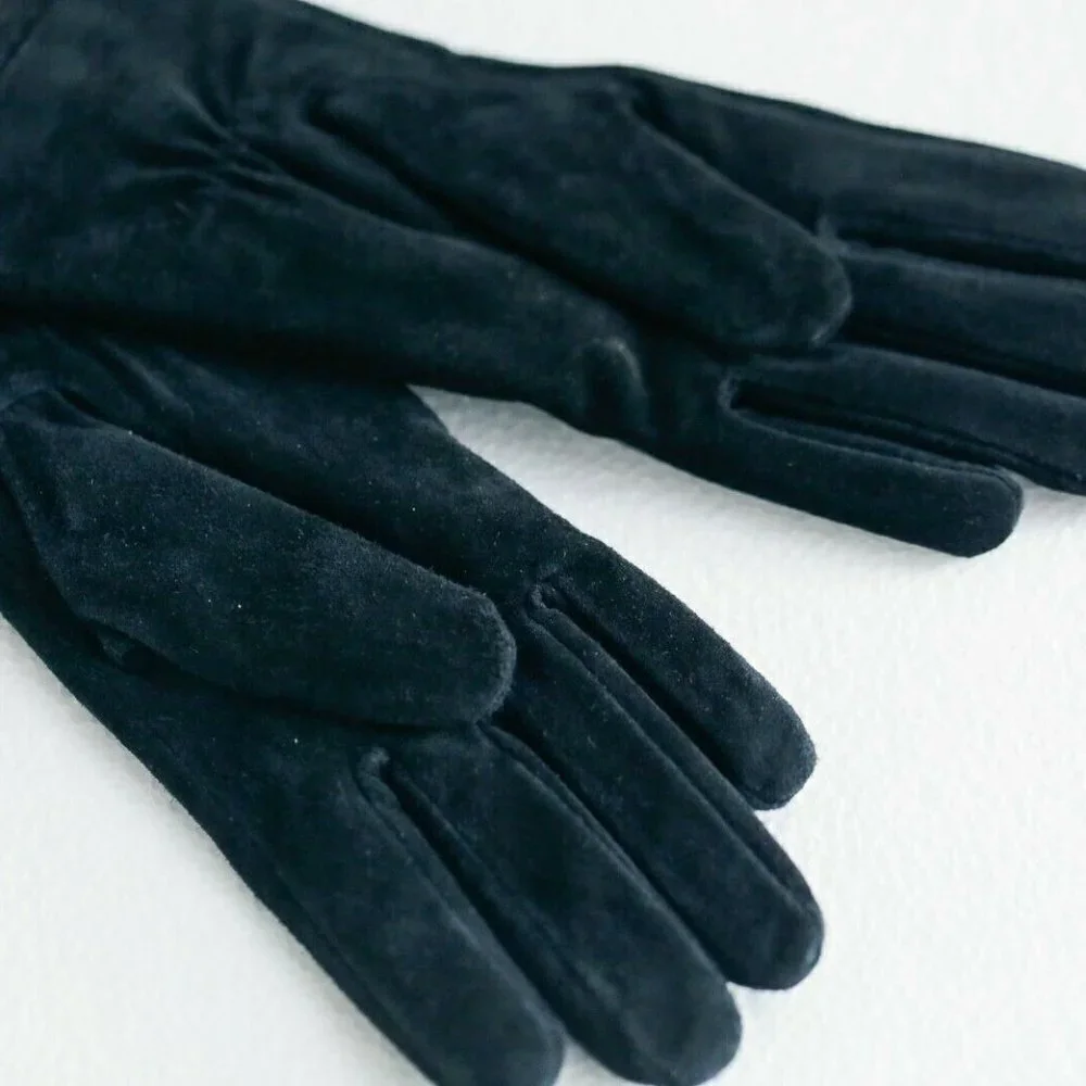 Di Firenze Black Suede Gloves with Laser Cut Detail Scalloped Edge S